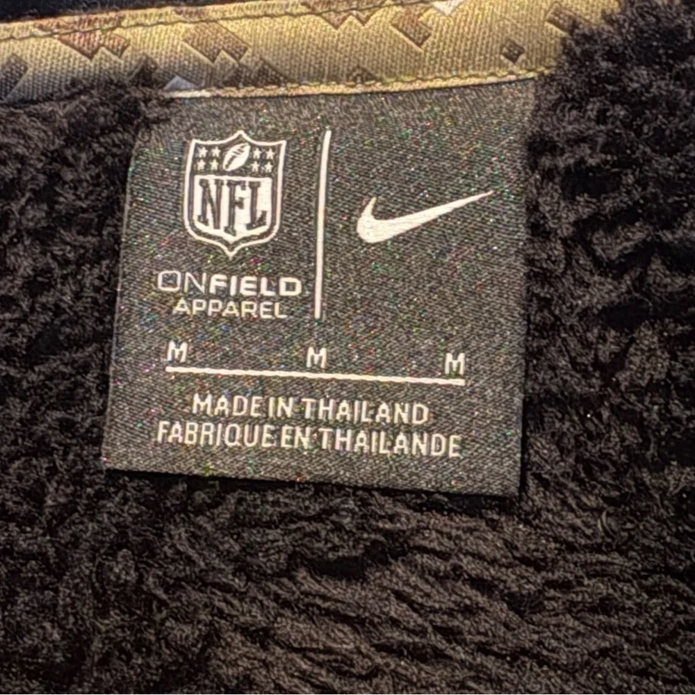 NIKE Black LA Chargers Salute To Service Sideline Satin Full-Snap Jacket-Medium